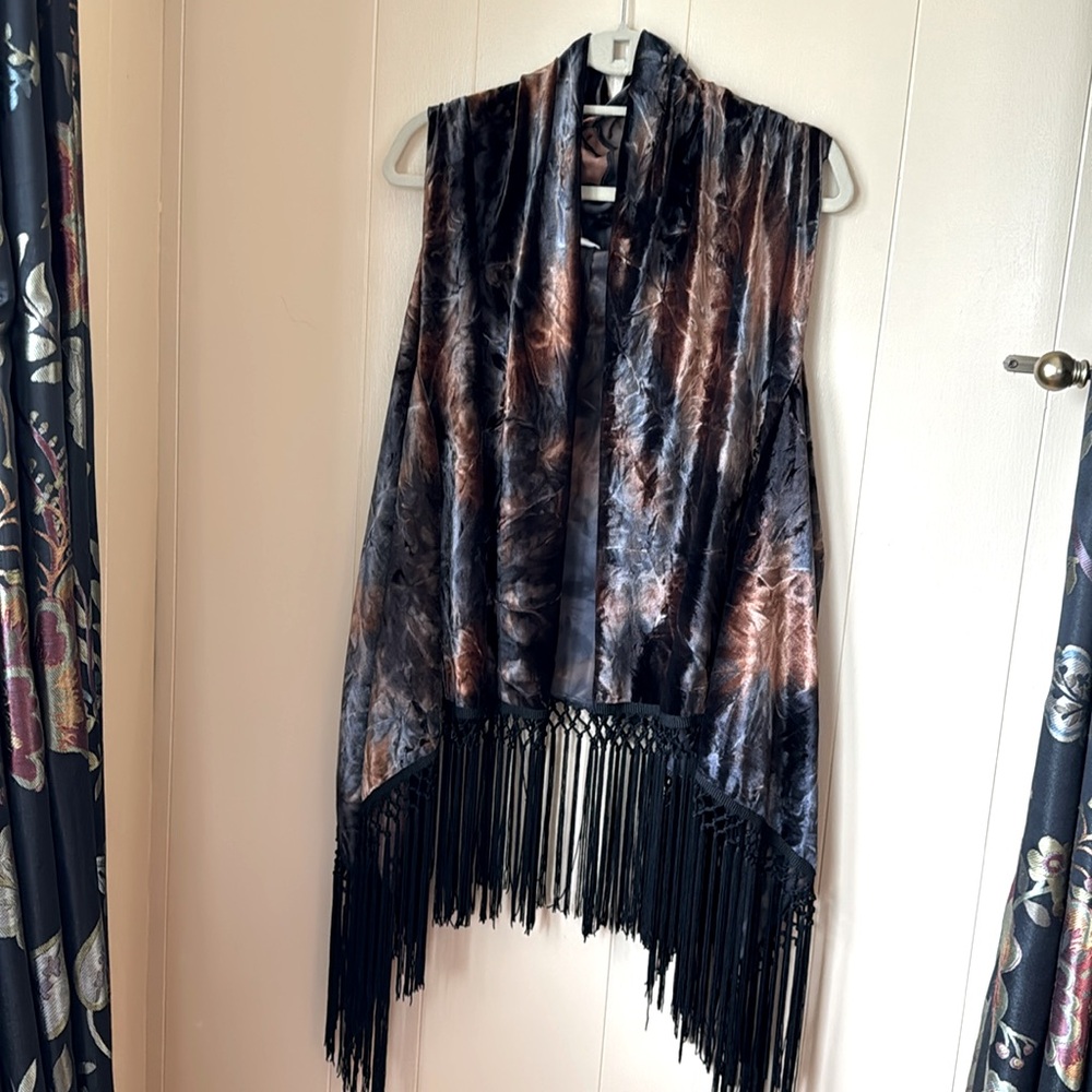 Velvet shawl